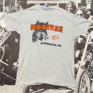 Vintages Hooters Mall of America White Tee with Orange and Black Print